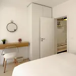 Downtown Modern By Homing *