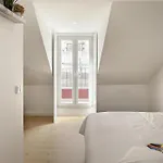 Downtown Modern By Homing Apartment *