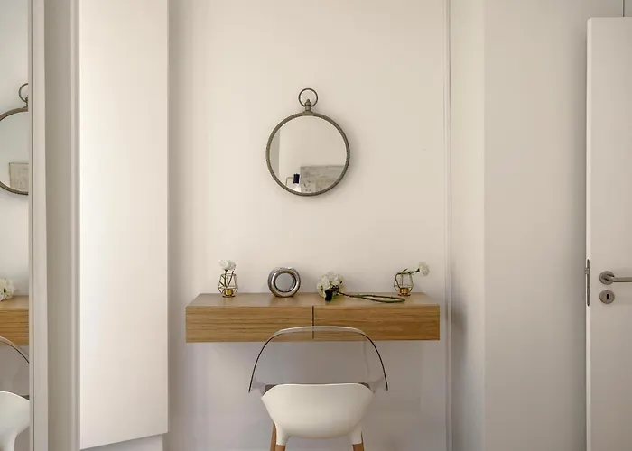 Downtown Modern By Homing