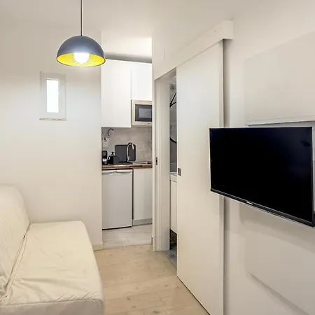 דירה Downtown Modern By Homing *