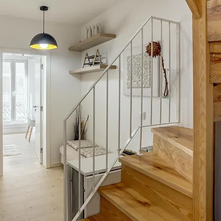 דירה Downtown Modern By Homing *