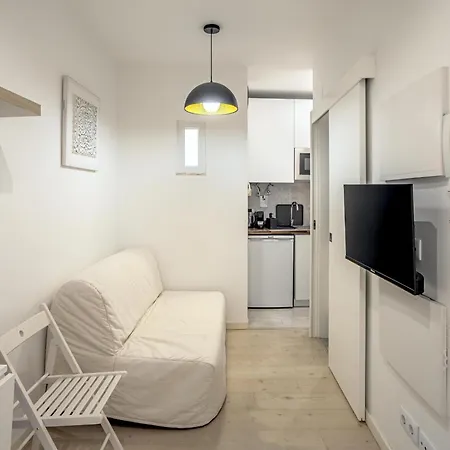 Downtown Modern By Homing Apartman *